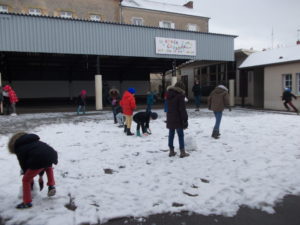 Résultat de recherche d'images pour "photo ecole de saint saulge"